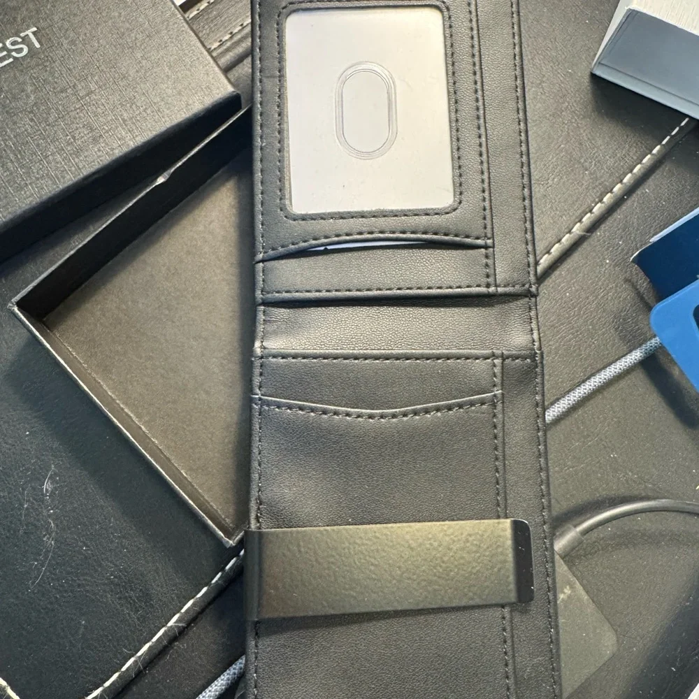 Black Airtag Wallet